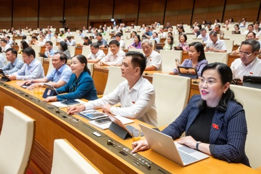 Về tỉnh mới, người dân được sử dụng giấy tờ cũ cho đến khi hết hạn