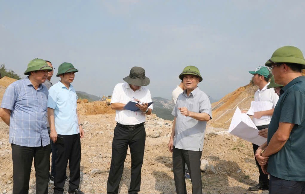 Quảng Ninh tăng tốc hoàn thành các mục tiêu kinh tế - xã hội năm 2025 - 3 Quảng Ninh tăng tốc hoàn thành các mục tiêu kinh tế - xã hội năm 2025 - 3