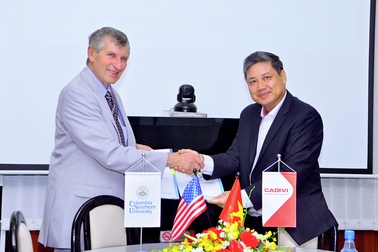 Trường Đại học Nam Columbia - Hoa Kỳ ký kết với doanh nghiệp Việt Nam