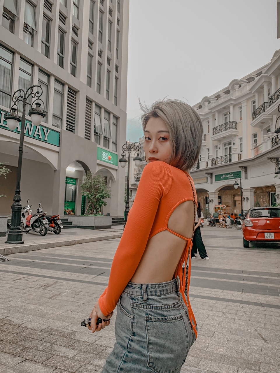 Gia đình phá sản, nàng tiểu thư tự bươn chải và trở thành hot streamer - 8 Gia đình phá sản, nàng tiểu thư tự bươn chải và trở thành hot streamer - 8
