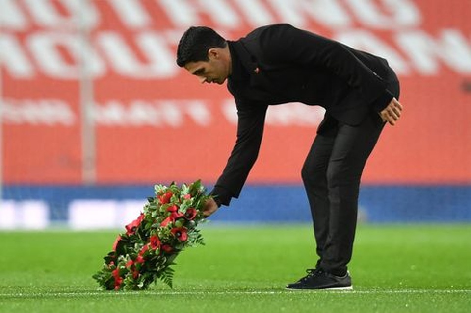 Những khoảnh khắc Arsenal hạ gục Man Utd tại Old Trafford - 3 Những khoảnh khắc Arsenal hạ gục Man Utd tại Old Trafford - 3