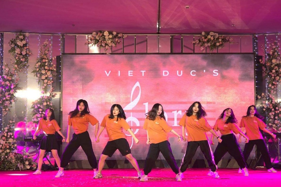 Bùng cháy trong bữa tiệc âm nhạc của học sinh trường chuyên sư phạm - 3 Bùng cháy trong bữa tiệc âm nhạc của học sinh trường chuyên sư phạm - 3