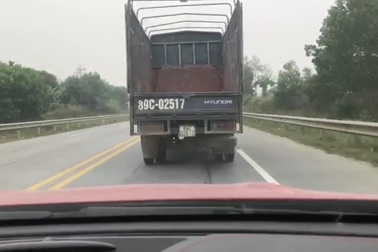 Bạn sẽ làm gì khi gặp "bẫy tốc độ" trên cao tốc?