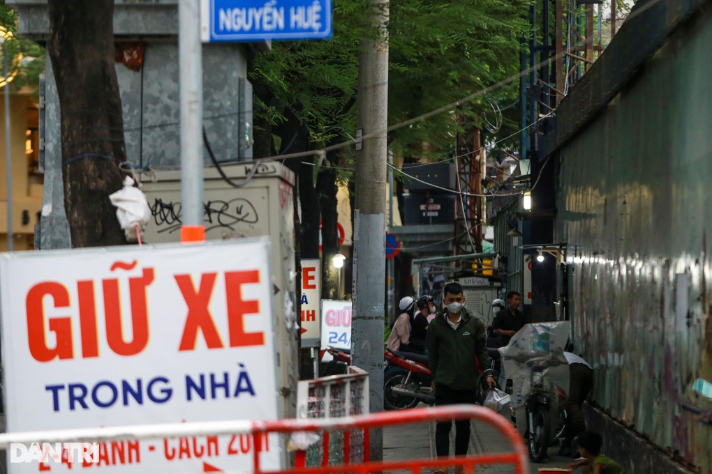 Gửi xe xem pháo hoa ở TPHCM: Đi vòng tìm chỗ, khởi điểm 20.000 đồng - 2 Gửi xe xem pháo hoa ở TPHCM: Đi vòng tìm chỗ, khởi điểm 20.000 đồng - 2