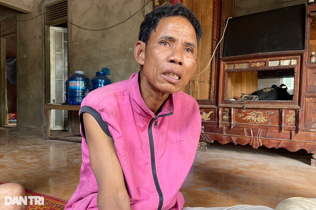 Nhà nghèo chật vật xoay tiền chuộc con đi làm việc nhẹ lương cao - 1 Nhà nghèo chật vật xoay tiền chuộc con đi làm việc nhẹ lương cao - 1