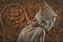 Bí ẩn bữa ăn cuối cùng của xác ướp 2.400 năm bị treo cổ nằm dưới đầm lầy