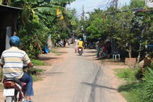 Cha ngăn con đánh nhau bị đâm tử vong