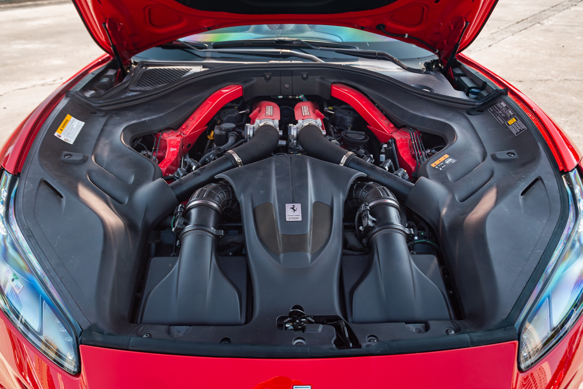 Khám phá Ferrari Portofino M: Xe mui trần giá 10 tỷ có 2 chiếc tại Việt Nam - 15 Khám phá Ferrari Portofino M: Xe mui trần giá 10 tỷ có 2 chiếc tại Việt Nam - 15