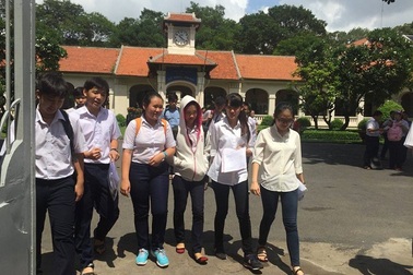 Đề Toán lớp 10 yêu cầu học sinh tính lãi suất ngân hàng