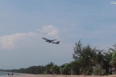 Thái Lan dọa tử hình du khách ham "sống ảo" chụp hình máy bay cất cánh trên đầu