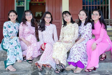 Vợ chồng nông dân có 6 con gái đều là cử nhân, thạc sĩ