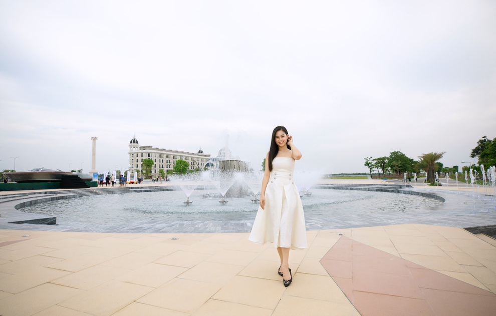 Sao Việt khoe dáng bên Nàng thơ Hollywood tại Aqua Marina - 9 Sao Việt khoe dáng bên Nàng thơ Hollywood tại Aqua Marina - 9