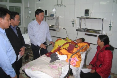 Ngày Tết, Bộ trưởng Thăng thăm nạn nhân TNGT