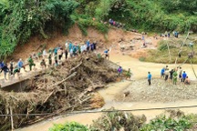 Lũ dữ đánh sập cầu ở Lạng Sơn, nhiều hộ dân bị ảnh hưởng nghiêm trọng