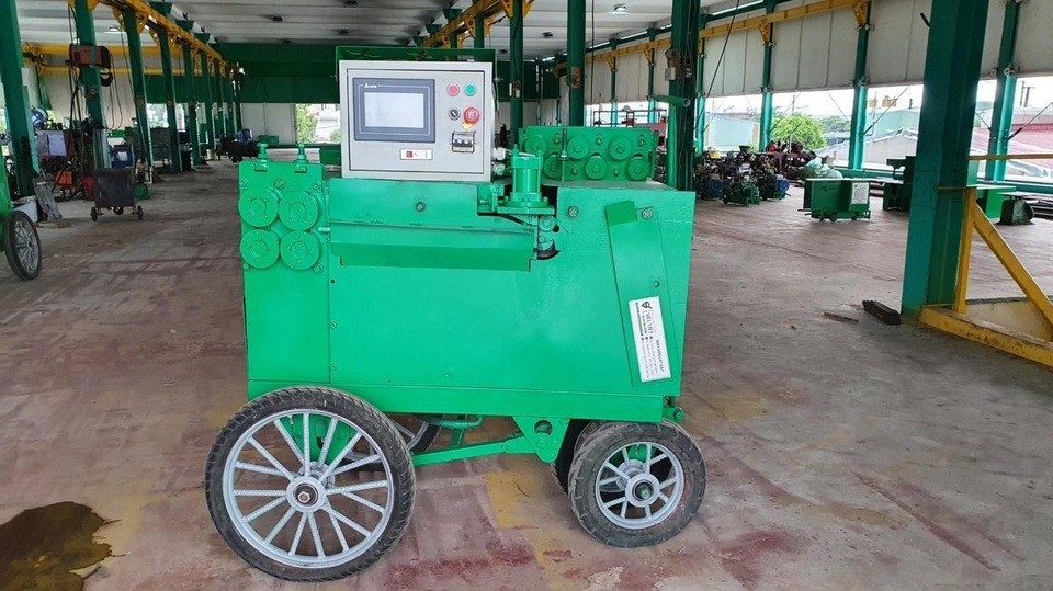 Máy xây dựng Siêu Việt hóa giải nỗi lo chậm tiến độ các công trình - 2 Máy xây dựng Siêu Việt hóa giải nỗi lo chậm tiến độ các công trình - 2