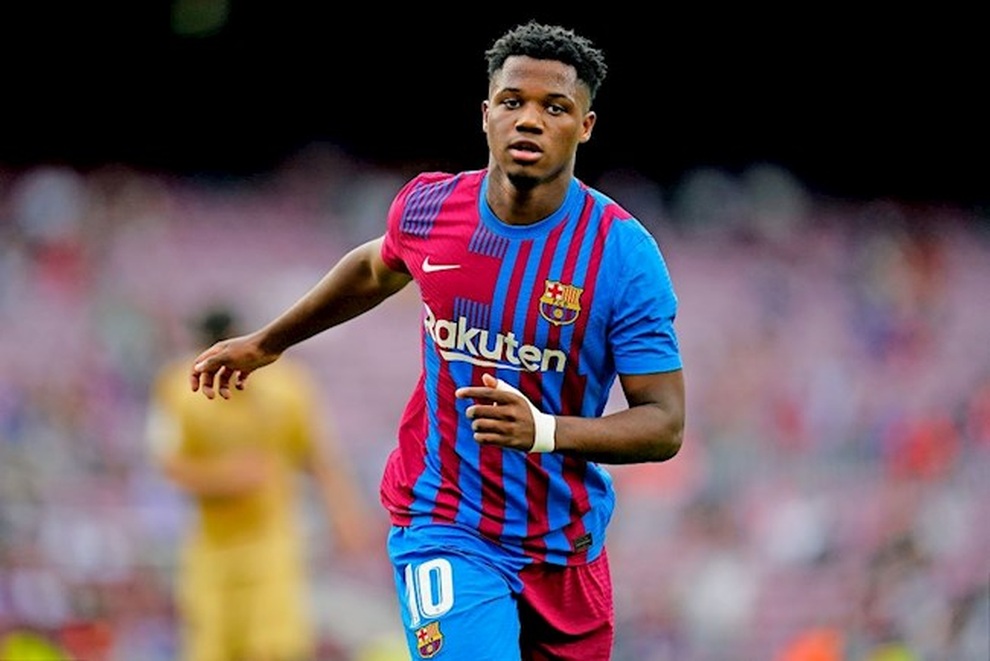 Chỉ cần 10 phút, thần đồng khiến Barcelona không còn nhớ… Messi - 2 Chỉ cần 10 phút, thần đồng khiến Barcelona không còn nhớ… Messi - 2