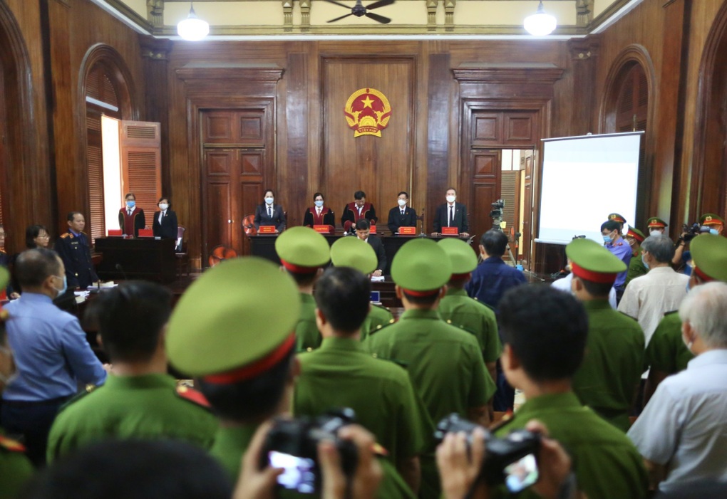 Ông Tất Thành Cang lĩnh thêm 6 năm tù - 1 Ông Tất Thành Cang lĩnh thêm 6 năm tù - 1
