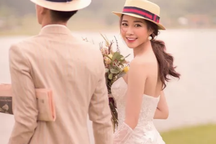 Bạn gái Phan Văn Đức tung ảnh cưới đẹp lung linh, fans đếm từng ngày tới đám cưới