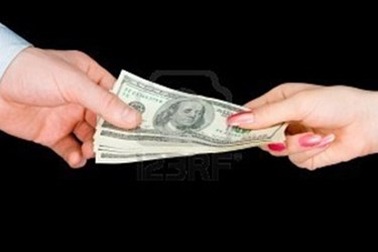 Công “mô tô” chi hơn 1,8 tỷ đồng mua chuộc cán bộ