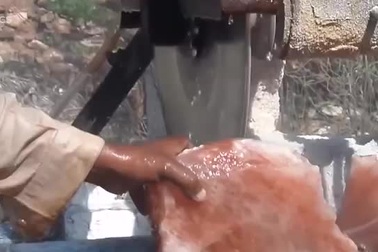 Vì sao muối hồng Himalaya lại có giá đắt đỏ gấp 20 lần muối thường?