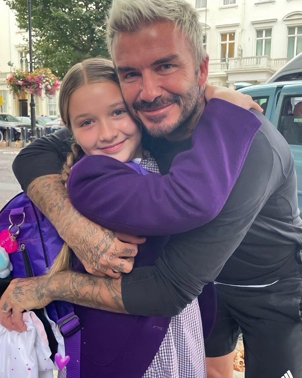 David Beckham bị nhắc nhở vì hành động thân mật với con gái - 9 David Beckham bị nhắc nhở vì hành động thân mật với con gái - 9