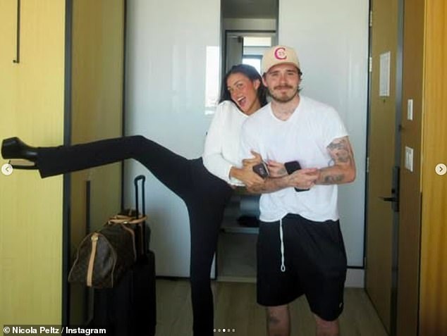 Gia đình Beckham nhắn nhủ đầy ẩn ý, cậu cả Brooklyn Beckham vẫn phớt lờ - 4