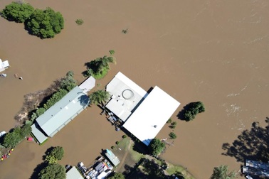 Australia tan hoang trong "biển" nước vì trận lũ tồi tệ nhất 50 năm qua