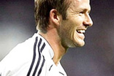 Beckham “vượt mặt” tượng đài Lineker