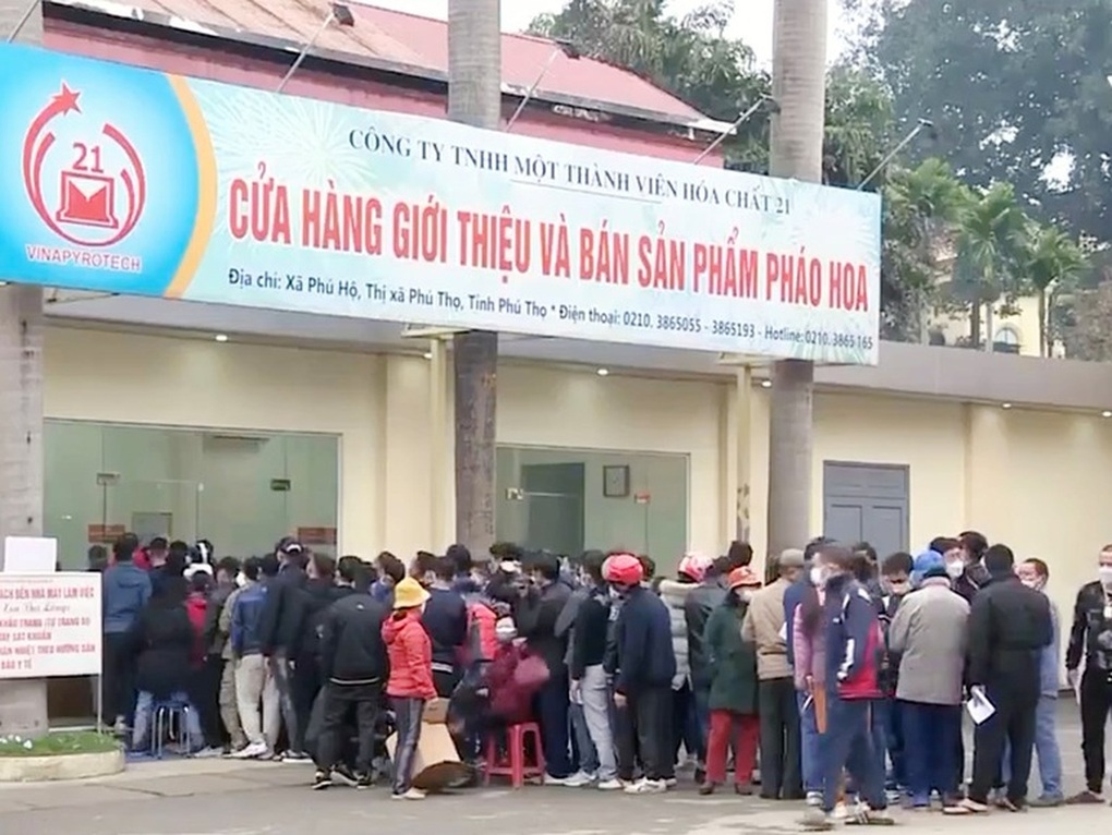 Người dân được đốt loại pháo hoa nào vào ngày Tết? - 1 Người dân được đốt loại pháo hoa nào vào ngày Tết? - 1