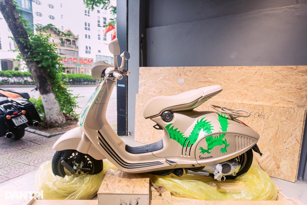 Vespa 946 Dragon rao giá hơn 700 triệu đồng, xe tay ga đắt ngang ô tô 7 chỗ - 6 Vespa 946 Dragon rao giá hơn 700 triệu đồng, xe tay ga đắt ngang ô tô 7 chỗ - 6