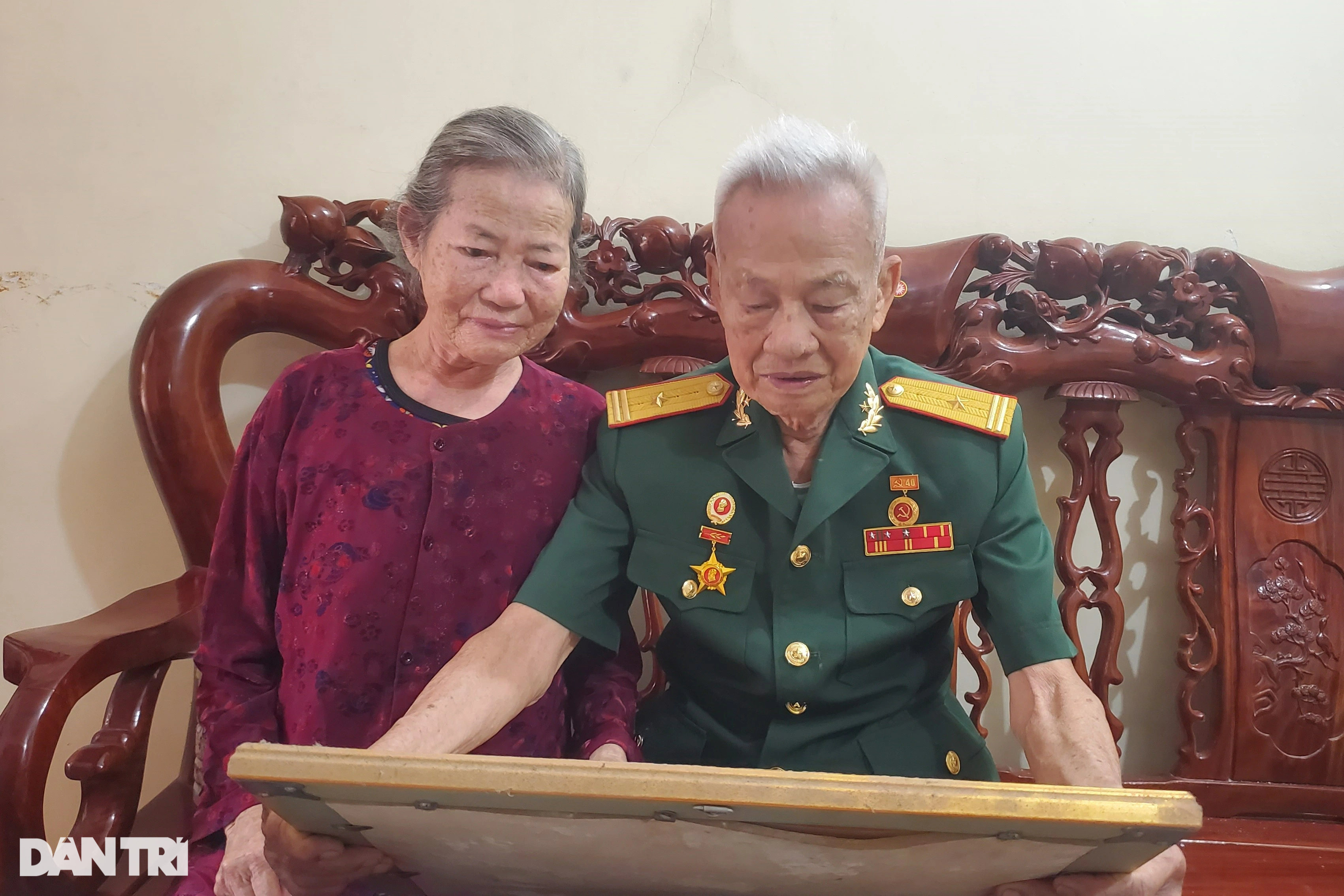 Chuyện kể dưới hầm đất Điện Biên Phủ của người lính áo trắng - 3 Chuyện kể dưới hầm đất Điện Biên Phủ của người lính áo trắng - 3