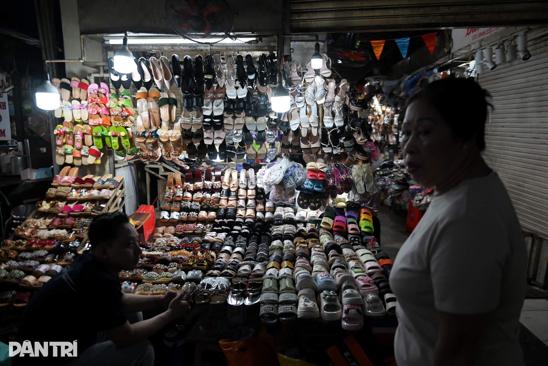 ຊົມເຊີຍຕະຫຼາດເຕິນດິ້ງ, ລົມຫາຍໃຈຂອງໄຊງ່ອນເກົ່າໃນໃຈກາງເມືອງ - 10 Ngắm chợ Tân Định, hơi thở Sài Gòn xưa giữa lòng đô thị - 10