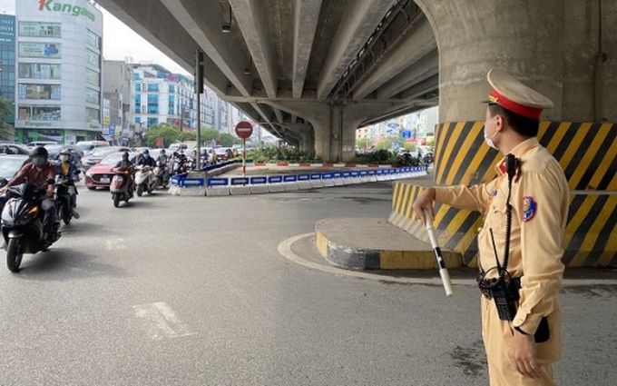 Hà Nội đảm bảo an toàn giao thông trong dịp nghỉ lễ 30/4-1/5, xử lý nhiều trường hợp không đeo khẩu trang