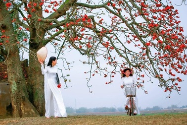 Tháng ba rét nàng Bân