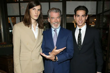 Hai cậu con trai của tài tử Pierce Brosnan trở thành đại sứ Quả Cầu Vàng