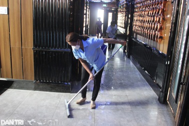 Dịch vụ karaoke ở Nghệ An tưng bừng "hồi sinh" sau 10 tháng đóng cửa