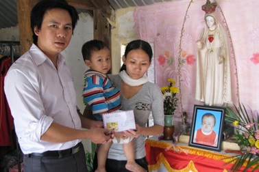 Cháu bé 9 tháng tuổi bị não úng thuỷ qua đời