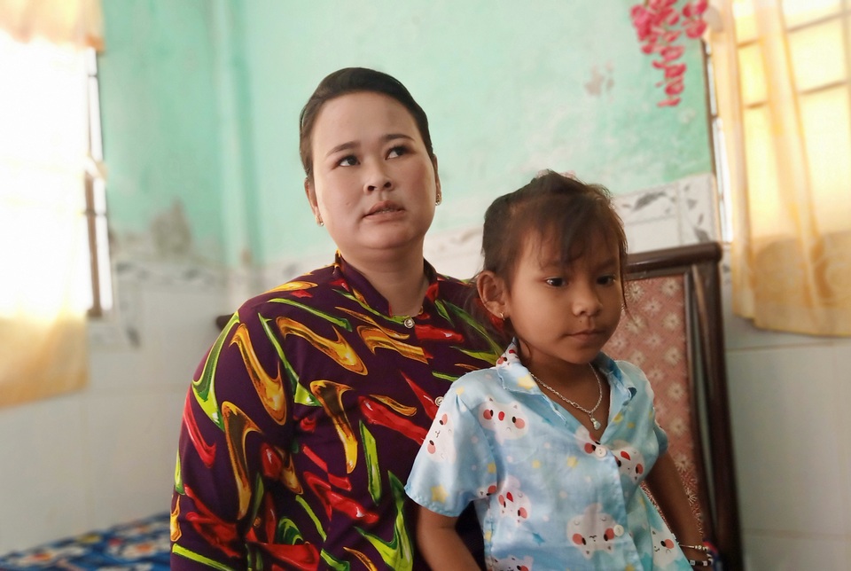 Vợ người bán cá tử vong khi cứu người: Em tự hào về chồng của mình - 2 Vợ người bán cá tử vong khi cứu người: Em tự hào về chồng của mình - 2