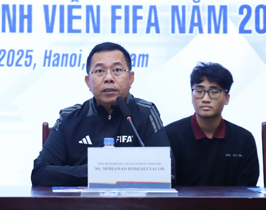 Khai mạc Khóa học Giám sát trọng tài Liên đoàn bóng đá thành viên FIFA 2025 - 1