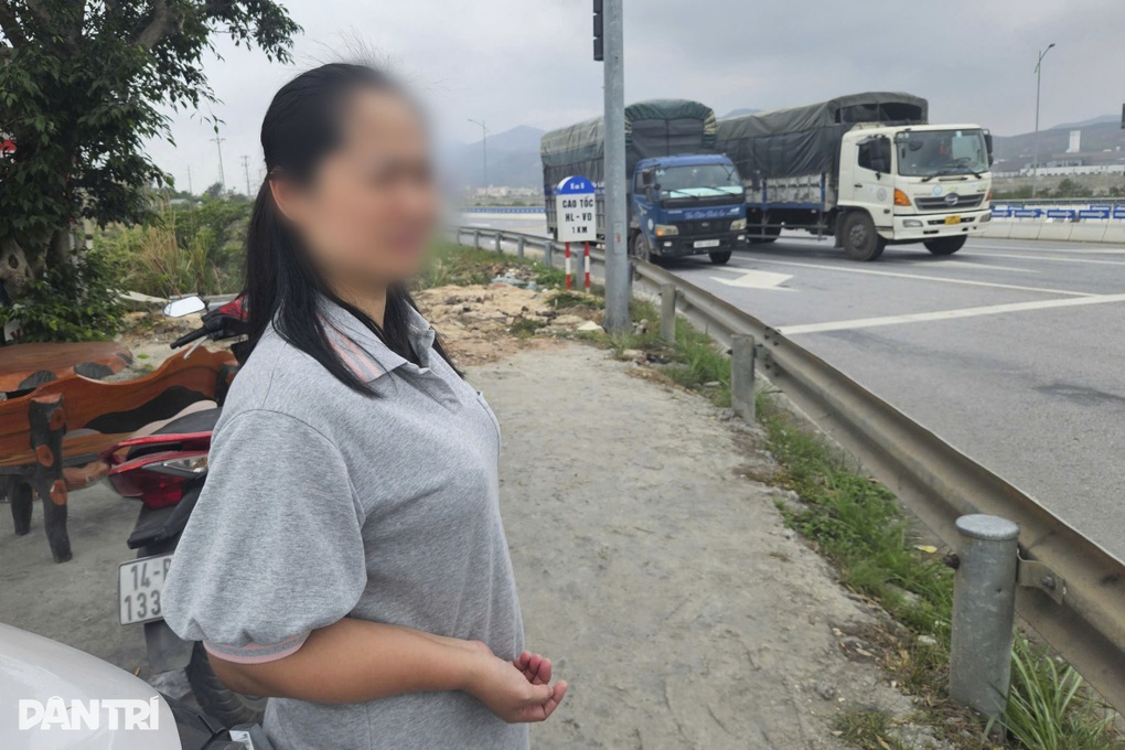 Vụ ma túy ở Quảng Ninh: Camera ghi lại cảnh ô tô rượt đuổi nhau - 3 Vụ ma túy ở Quảng Ninh: Camera ghi lại cảnh ô tô rượt đuổi nhau - 3