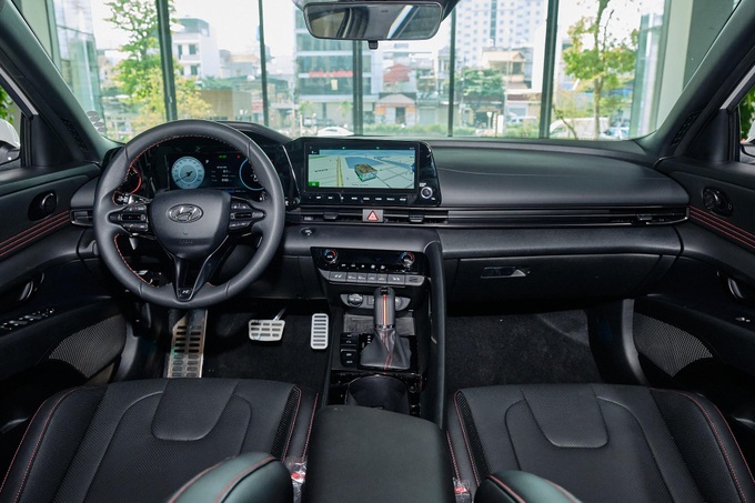 Hyundai Elantra N-Line: hút mắt từ mọi góc nhìn, trang bị hấp dẫn, động cơ là điểm nhấn - 12 Hyundai Elantra N-Line: hút mắt từ mọi góc nhìn, trang bị hấp dẫn, động cơ là điểm nhấn - 12