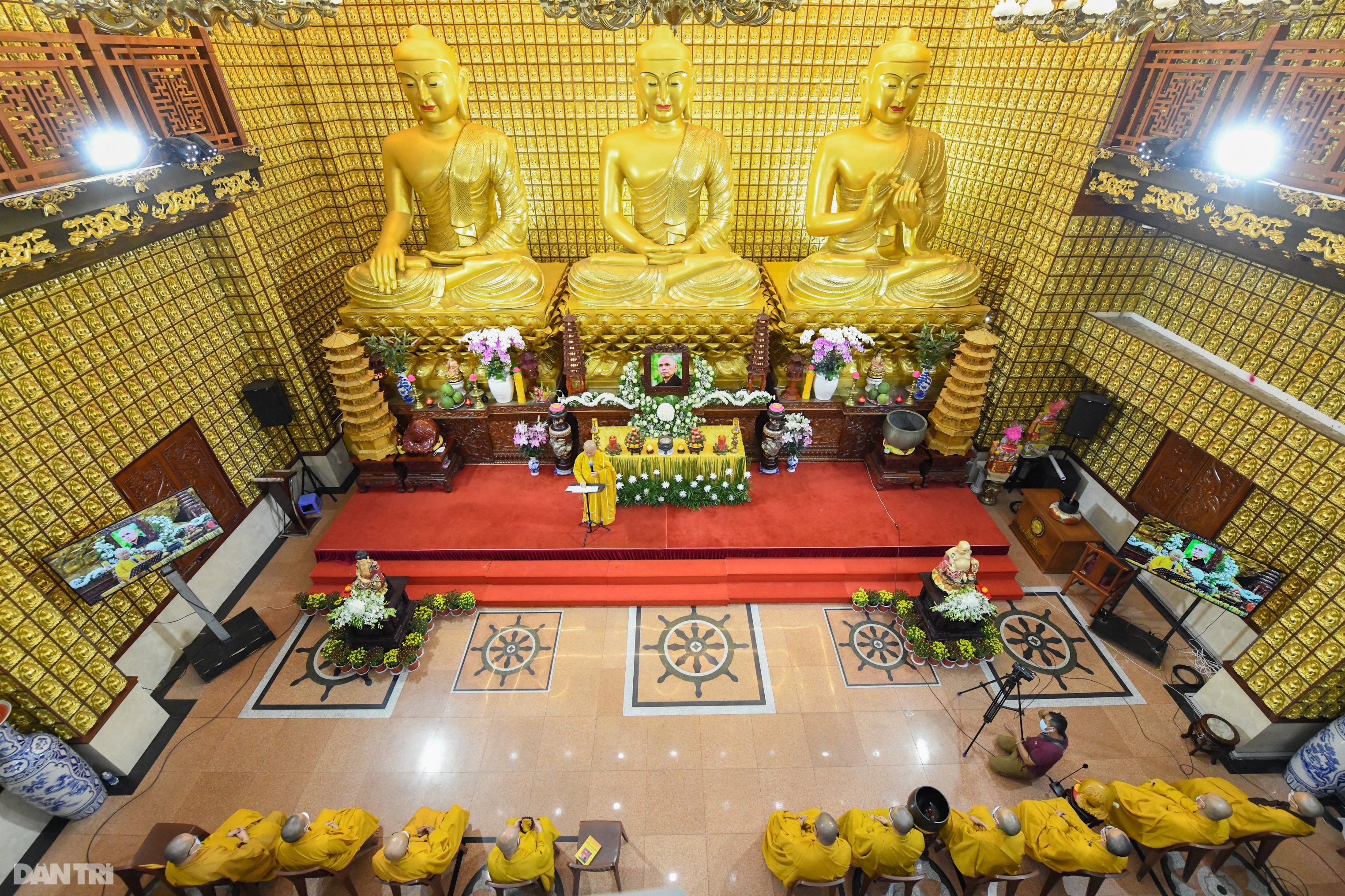 Tăng ni, phật tử TPHCM tưởng niệm Thiền sư Thích Nhất Hạnh - 7 Tăng ni, phật tử TPHCM tưởng niệm Thiền sư Thích Nhất Hạnh - 7