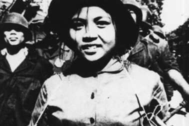 Xúc động trước vẻ đẹp phụ nữ Việt Nam thời chiến