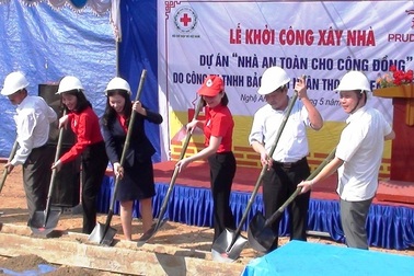 Khởi công, xây dựng 5 căn nhà an toàn cho cộng đồng vùng rốn lũ