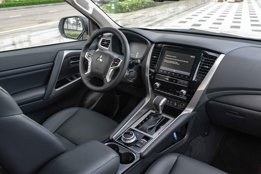 Không ưu đãi hay nâng cấp, Mitsubishi Việt Nam đang bỏ quên Pajero Sport? - 2 Không ưu đãi hay nâng cấp, Mitsubishi Việt Nam đang bỏ quên Pajero Sport? - 2