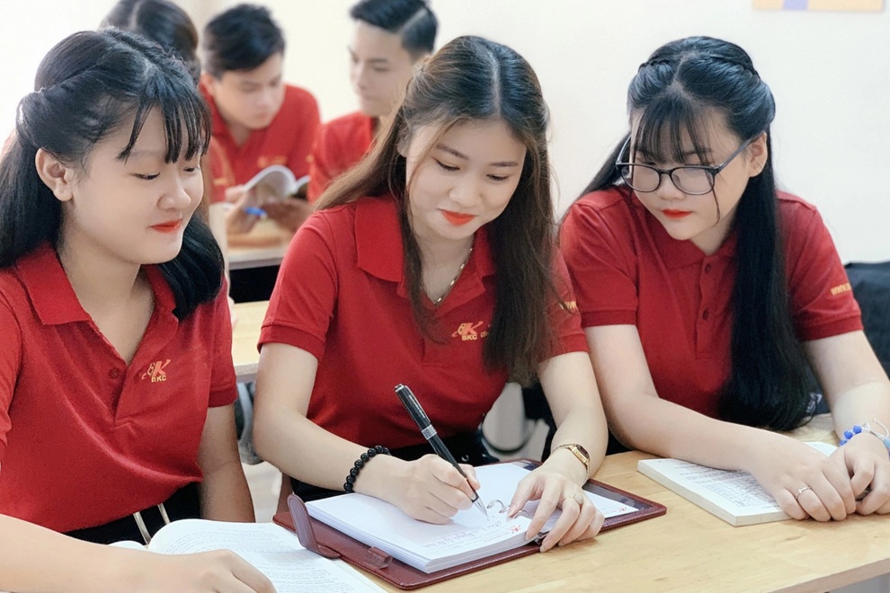 Thiết kế đồ họa - ngành nghề phù hợp xu thế việc làm thời Covid-19 - 1 Thiết kế đồ họa - ngành nghề phù hợp xu thế việc làm thời Covid-19 - 1
