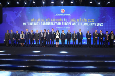 Thắt chặt quan hệ với các đối tác châu Âu - châu Mỹ