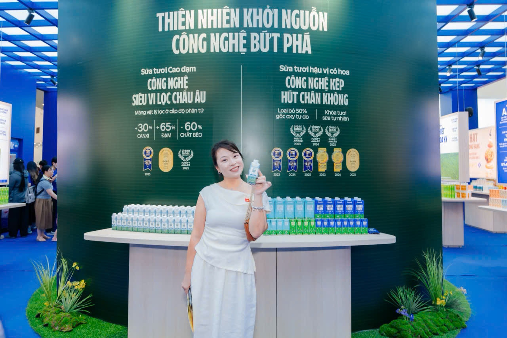 Vinamilks Ausstellungsfläche ist ein Highlight auf der National Achievement Exhibition - 8 Không gian trưng bày của Vinamilk tạo điểm nhấn tại Triển lãm Thành tựu đất nước - 8