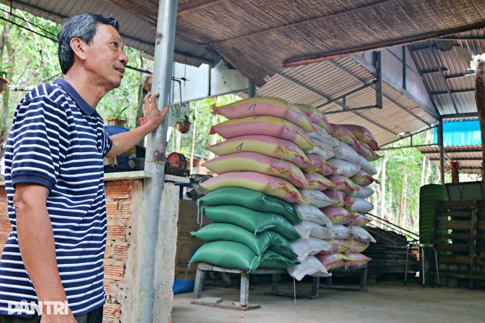 Ông cán bộ tiêu tán cả gia sản vì đàn chó tài sản quốc gia - 6 Ông cán bộ tiêu tán cả gia sản vì đàn chó tài sản quốc gia - 6