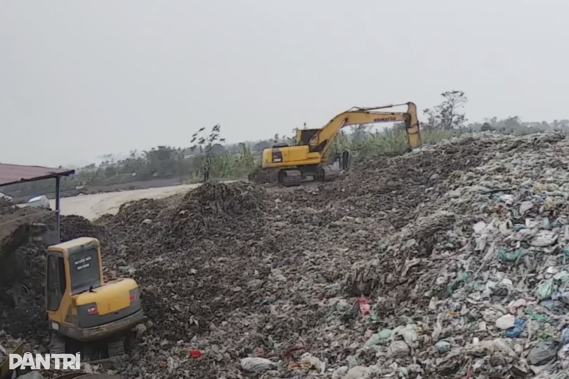 Kỳ 1: Bãi rác lộ thiên đe dọa vùng nuôi rươi ở Hải Phòng - 9 Kỳ 1: Bãi rác lộ thiên đe dọa vùng nuôi rươi ở Hải Phòng - 9